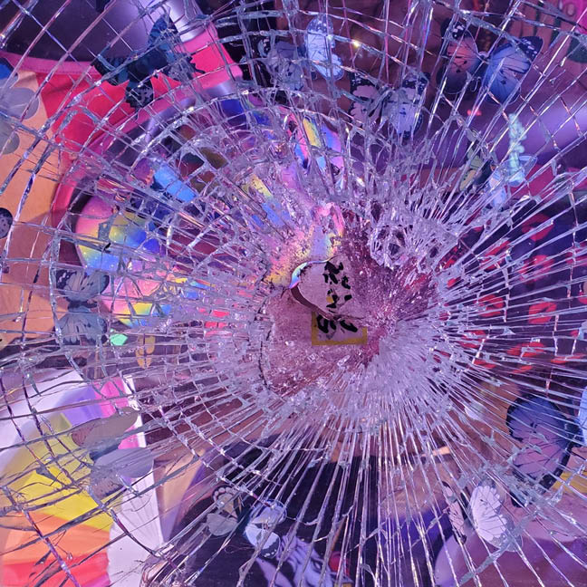 IU Health CompleteLife – FLAWS: A Beautiful Mess

Now – January 1 | McFarland Hall Gallery
FLAWS: A Beautiful Mess invites you to see flaws in a new light through deeply personal artworks created independently by patients, caregivers, and staff from IU Health—revealing the unexpected beauty within the mess.

Learn More
